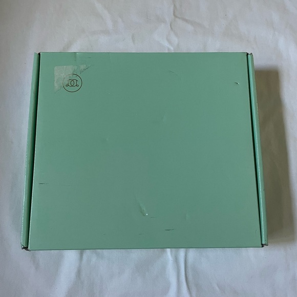 Day Designer 2022-23 Weekly Planner: Enchanted - Picture 3 of 6